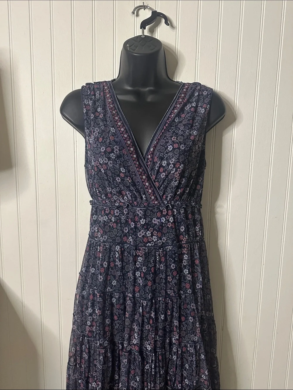 Max Studio Sleeveless V-Neck Floral Midi Dress in Navy Like New sz M - Picture 4 of 13